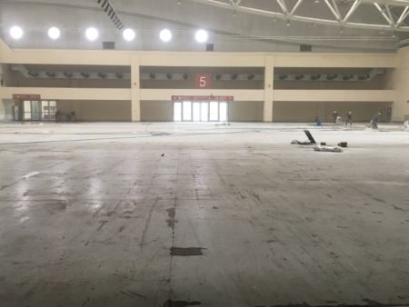 甘肅會(huì)展中心舊環(huán)氧地坪固化改造前