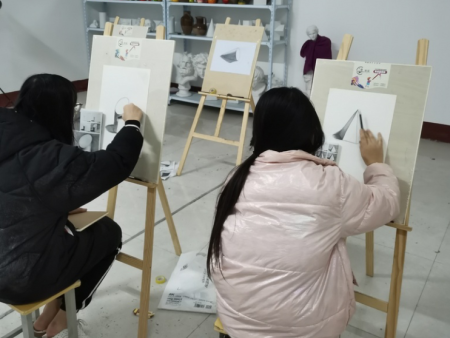 美术设计制作实训课