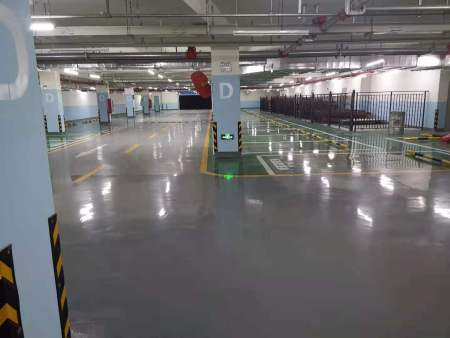 中海河山郡地下车库