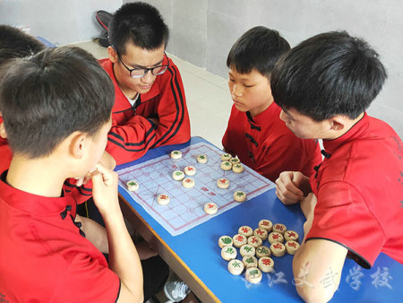 课余爱好“下棋”
