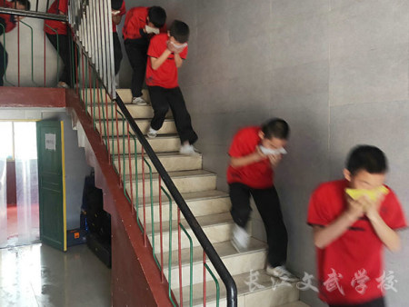 火灾逃生演练