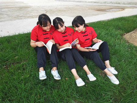 校园环境融洽，学习氛围好