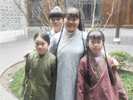 《宝贝有戏》合影