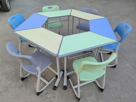 甘肅學生課桌椅廠家告知大家可移動組合式課桌椅如何做好維護