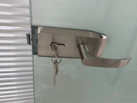 黑色百叶隔断