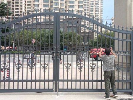西北師范大學(xué)鋁藝大門