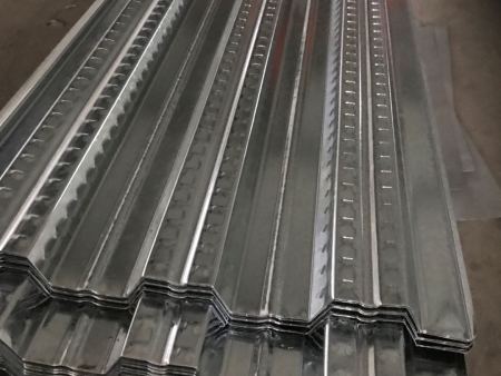 为什么楼承板的材质不能使用镀铝锌呢？