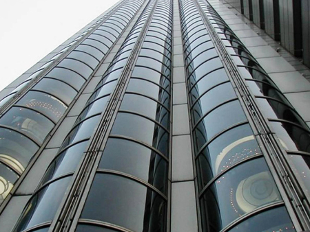 兰州中空玻璃的抗风压能力如何？适合在高层建筑中使用吗？
