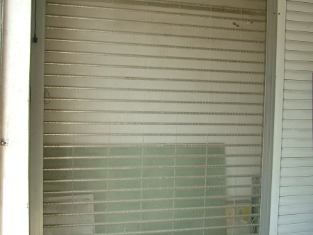 选购兰州防火卷帘门，认准专业兰州卷帘门生产厂家