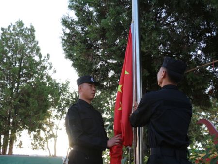 [甘肃国防科技学校]鲜红的国 旗 是我们***追随的信仰