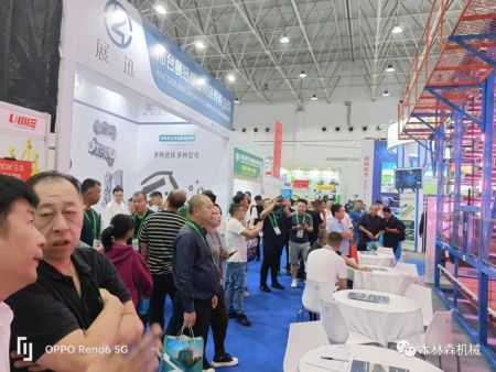 祥友牌循环运动式育秧苗床在武汉国际农机展受宠