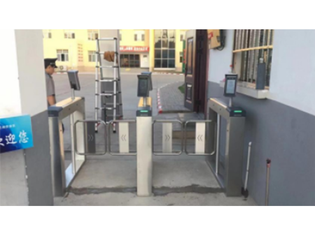 德盛智能—綠色與智能融合：德盛人行道閘的技術演進與未來趨勢
