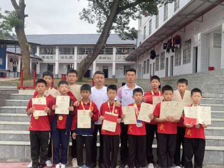 校园环境融洽，学习氛围好