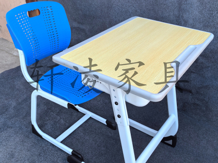 课桌椅