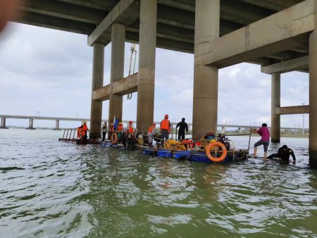 海南高速桥梁水下加固