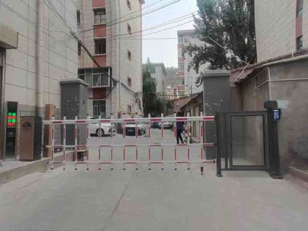 九州某小区进出一通道安装案例