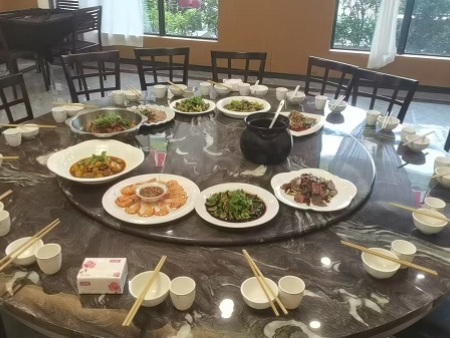 招待餐