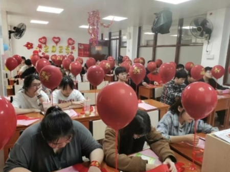 青春吶喊，為夢想而戰(zhàn)，堅定信念，勇攀高峰，百日沖刺，決勝高考！！！ 志德2025屆百日誓師大會全程回顧
