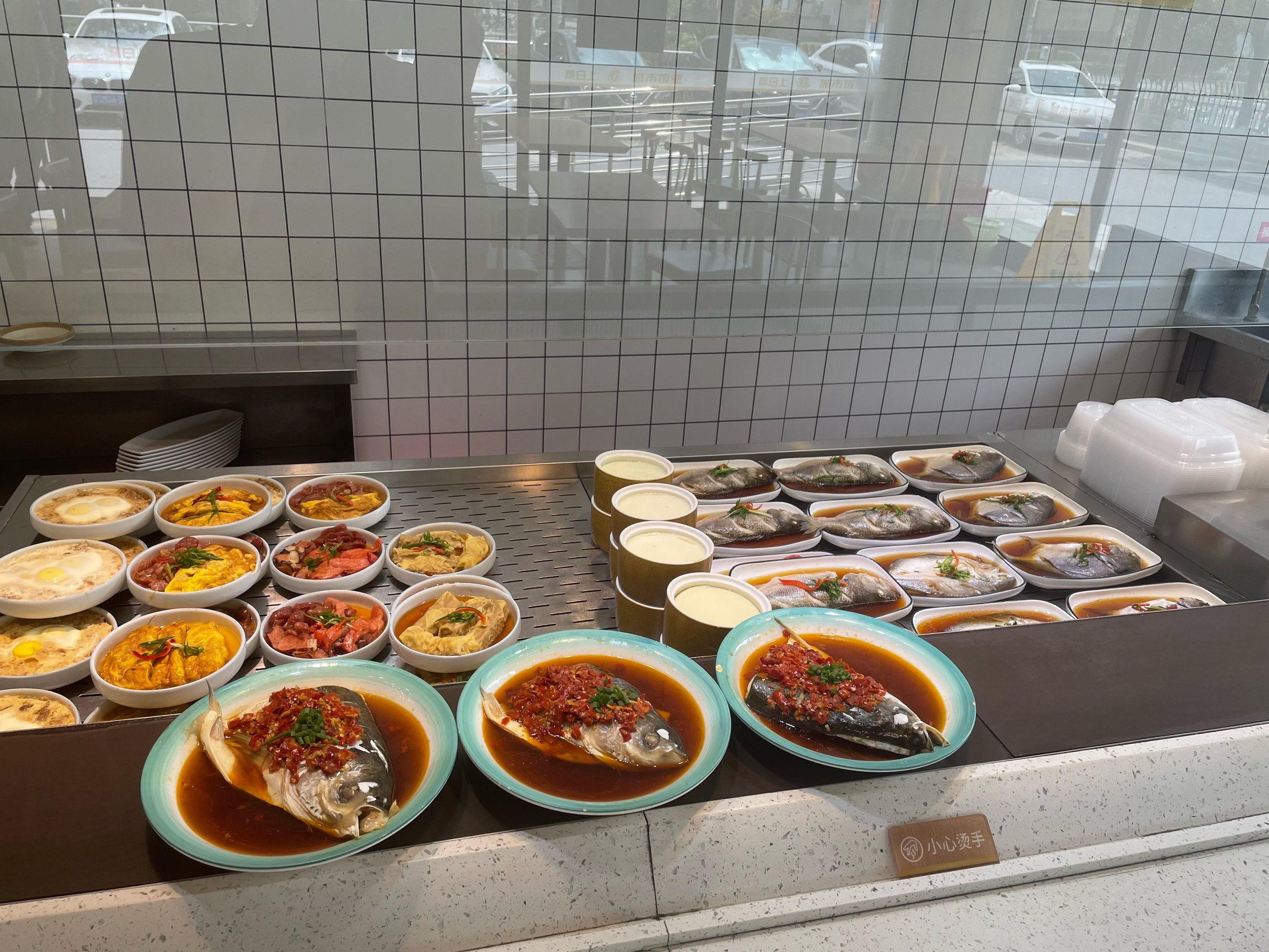 食堂承包是餐饮服务的一种形式