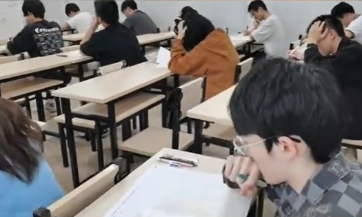 迎著朝陽，聽著朗朗書聲，望孩子們保有初心，勇登高峰