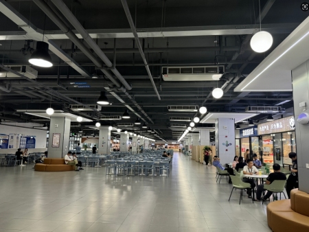 入口处就餐区域【学校食堂】