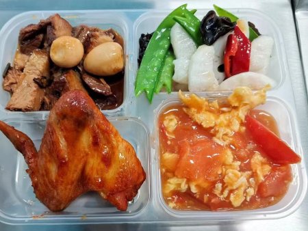 学校食堂配餐的积极影响与校园生活改善