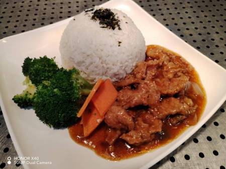 中式肉片盖饭