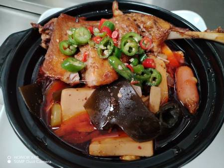 鸭腿砂锅