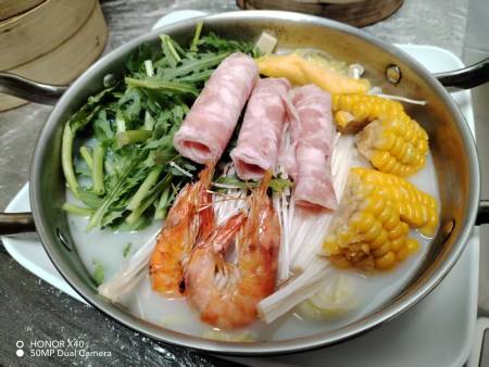 肥牛海鲜火锅