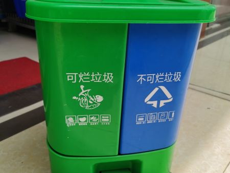塑料垃圾桶8