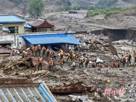 风雨同舟 共渡难关 重建家园