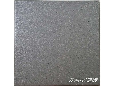 灰色