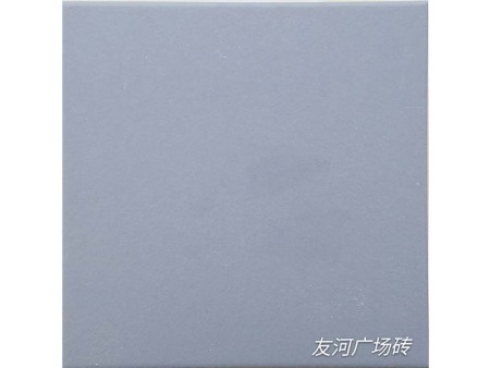 灰色