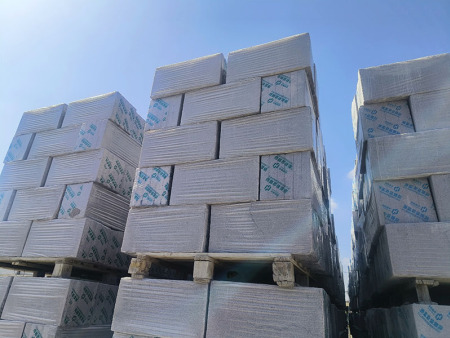 在水泥发泡保温板的施工过程中,需要注意哪些细节?