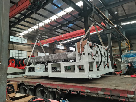 508-1620聚氨酯喷涂PE缠绕设备