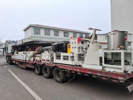 508-1620聚氨酯喷涂PE缠绕设备